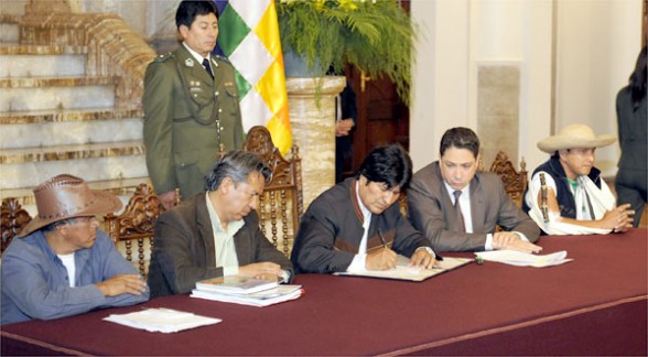 Evo declara al TIPNIS zona ecológica “intangible” libre de carreteras