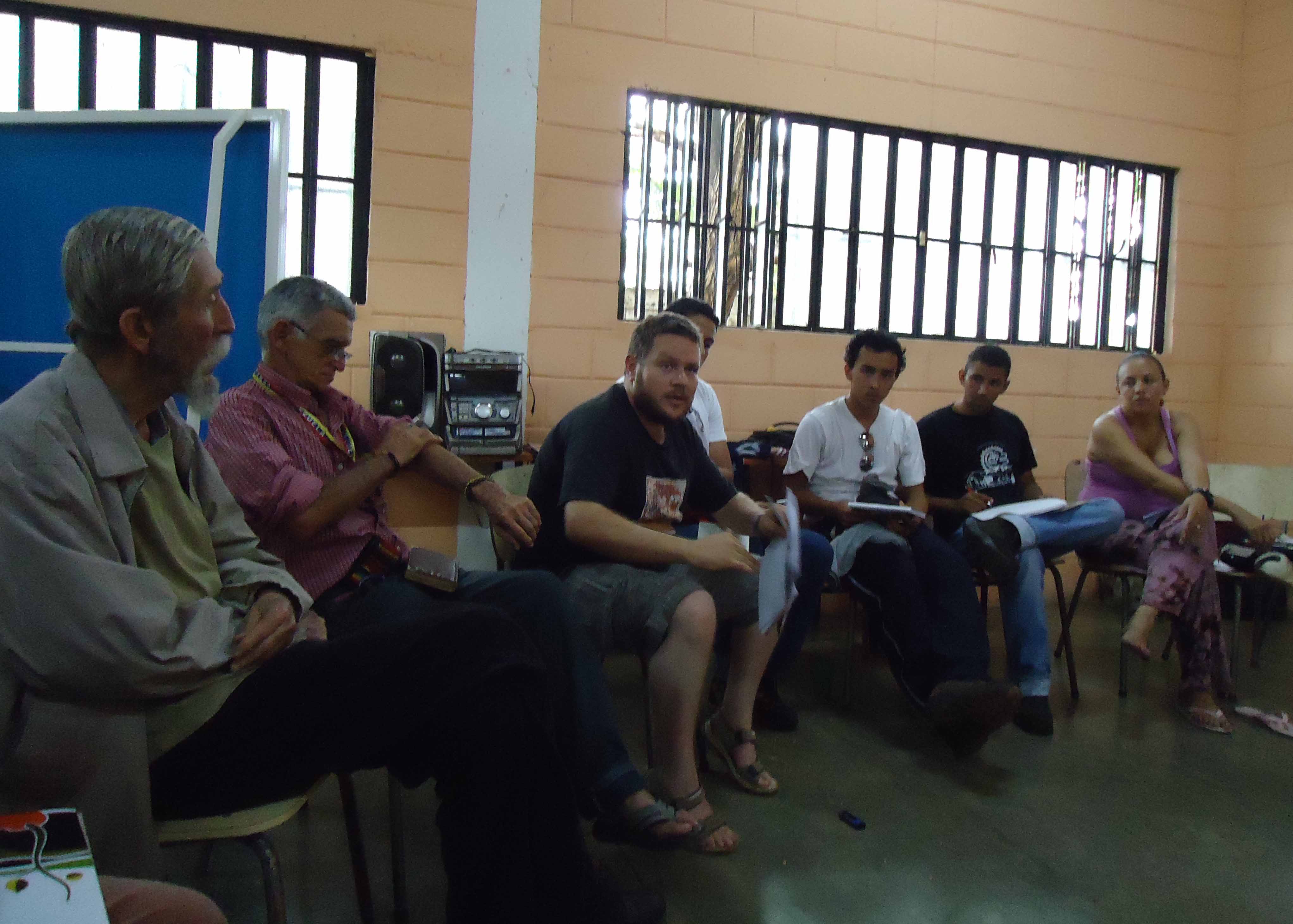 Diálogo e integración DESDE ABAJO