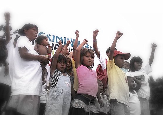 Humo blanco entre parceleros y la gente de Sabino y Alexander
