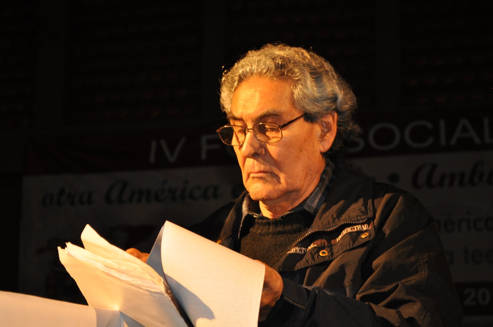 “Bien vivir”: entre el “desarrollo” y la des/colonialidad del poder