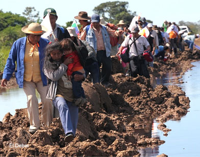 Bolivia: La IX marcha por el TIPNIS está en Puerto Tijamuchí pese al mal tiempo