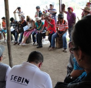 Asamblea en Chaktapa con participación del gobierno