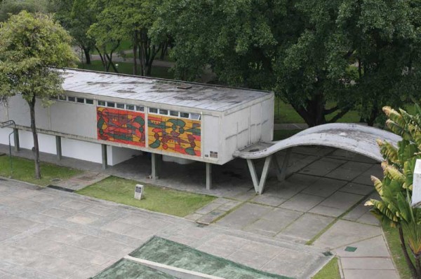 Ante la situación universitaria, los estudiantes nos manifestamos y proponemos.