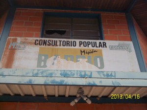 Ataque con piedras a Barrio Adentro de Valencia