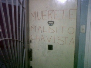 Puerta de la casa del dirigente PSUV José Guarapo