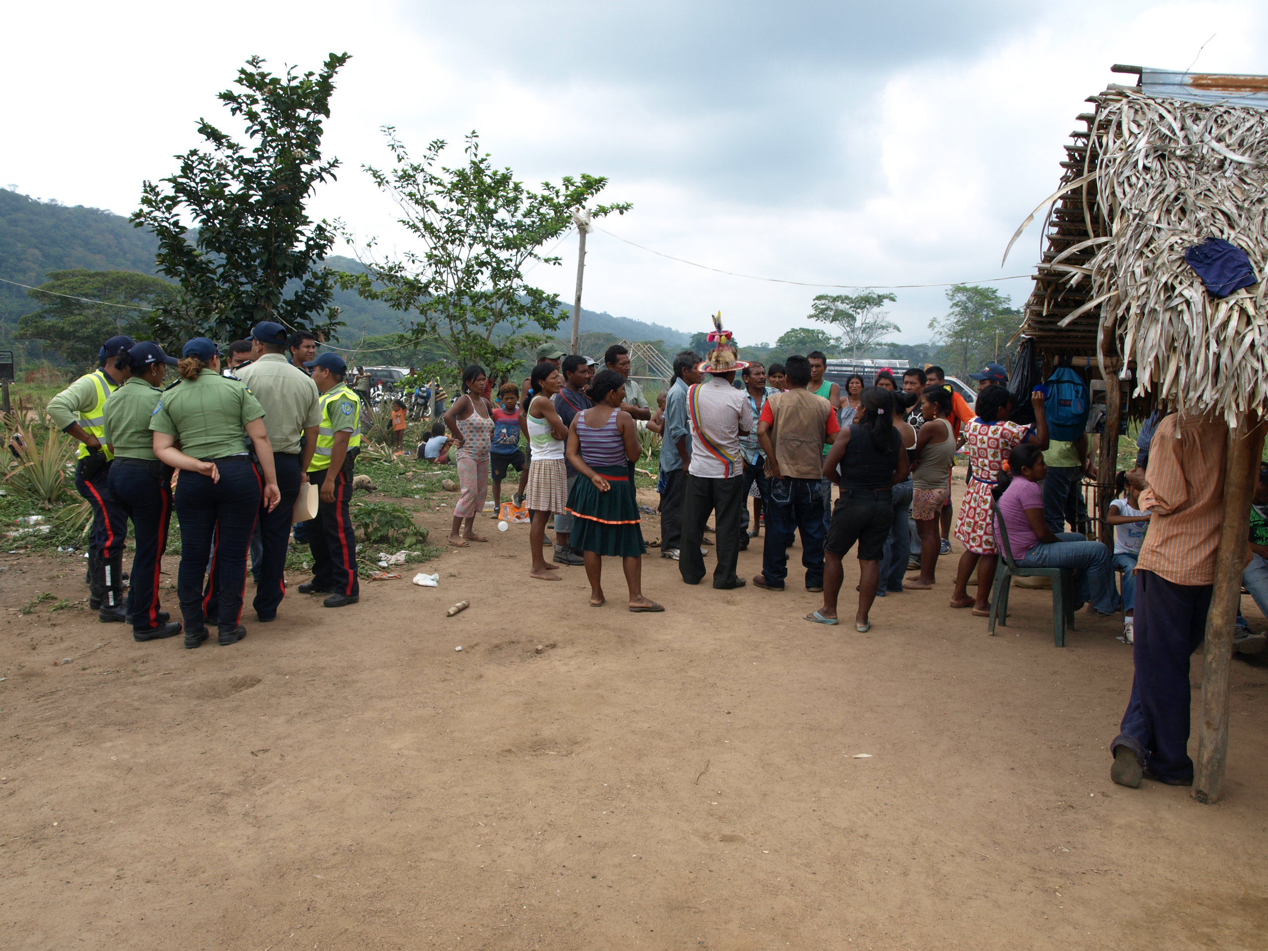 ¡Alerta!: Ejército allana casas de familiares de Sabino.