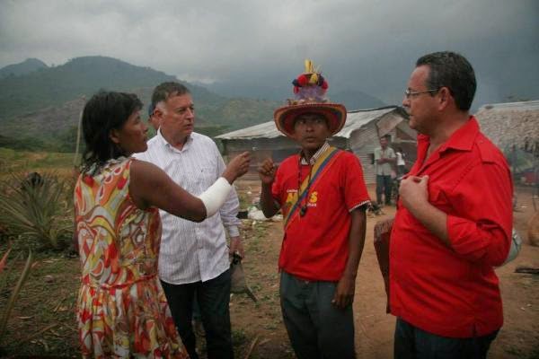 El Gobernador del Zulia debe explicar mejor el asunto de la familia de Sabino