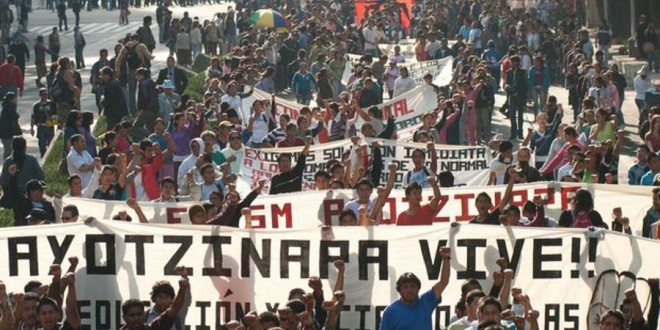 Apoyo del EZLN a los estudiantes de Ayotzinapa.