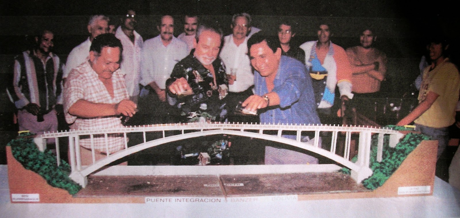 Chito Valle y dos alcaldes