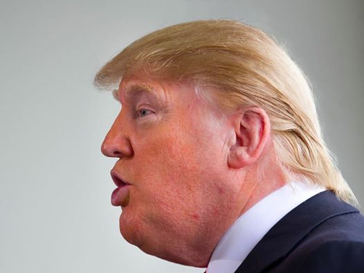 Gobierno y oposición “rodilla en tierra” ante la verborrea del señor Trump