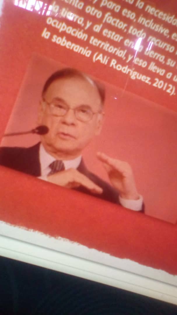 Alí Rodríguez Araque: Contamos la historia al revés para que se haga memoria.